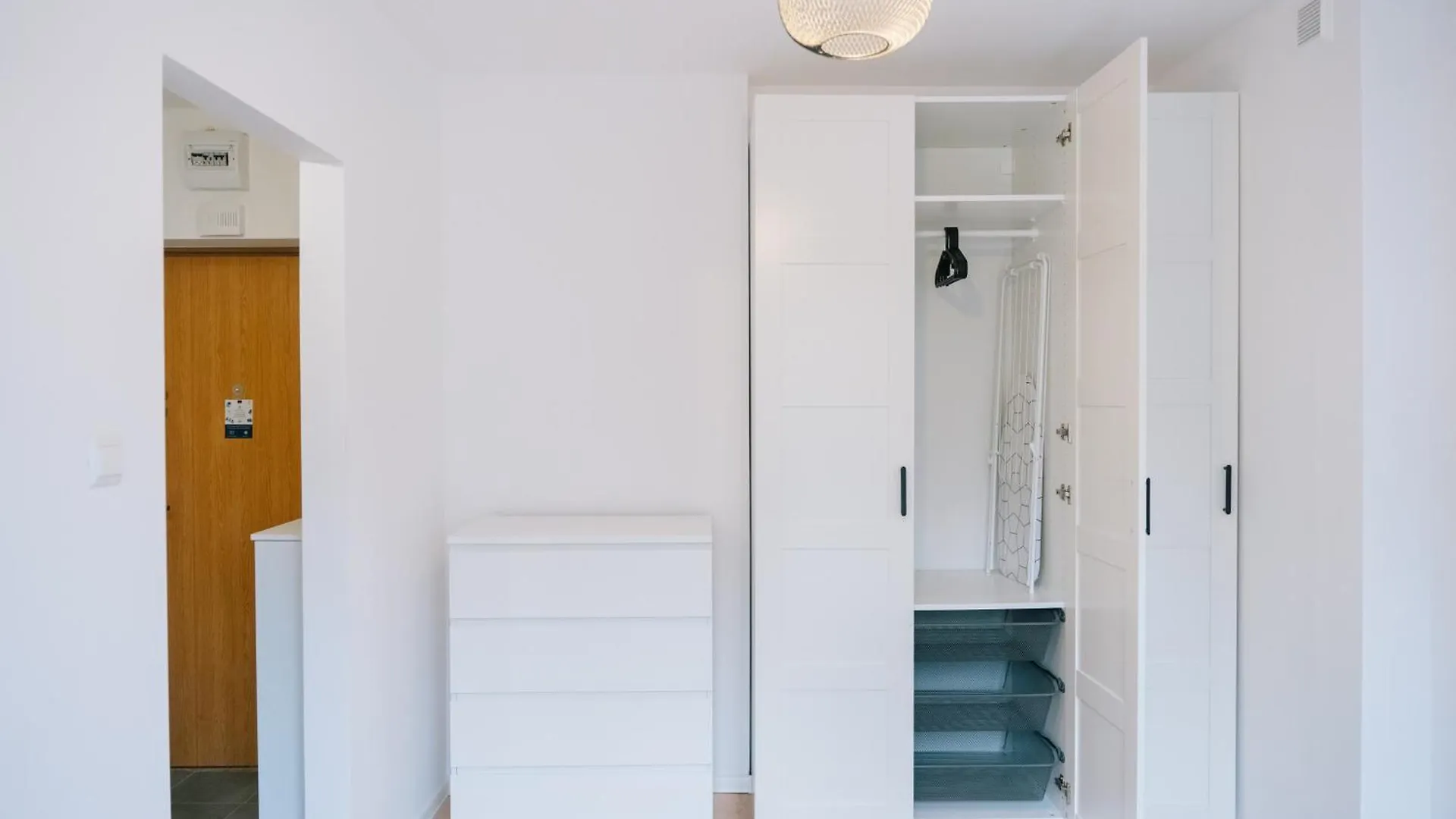 Daire Warsaw Ochota - Top Location, Park&Tram Nearby - By Rentujemy